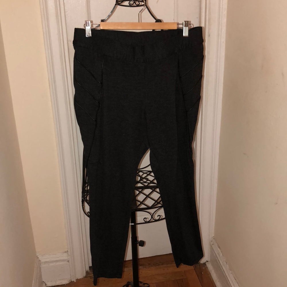 Bryant Charcoal Joggers / 14